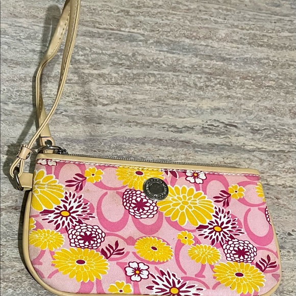 Coach wristlet with floral design - Picture 11 of 12
